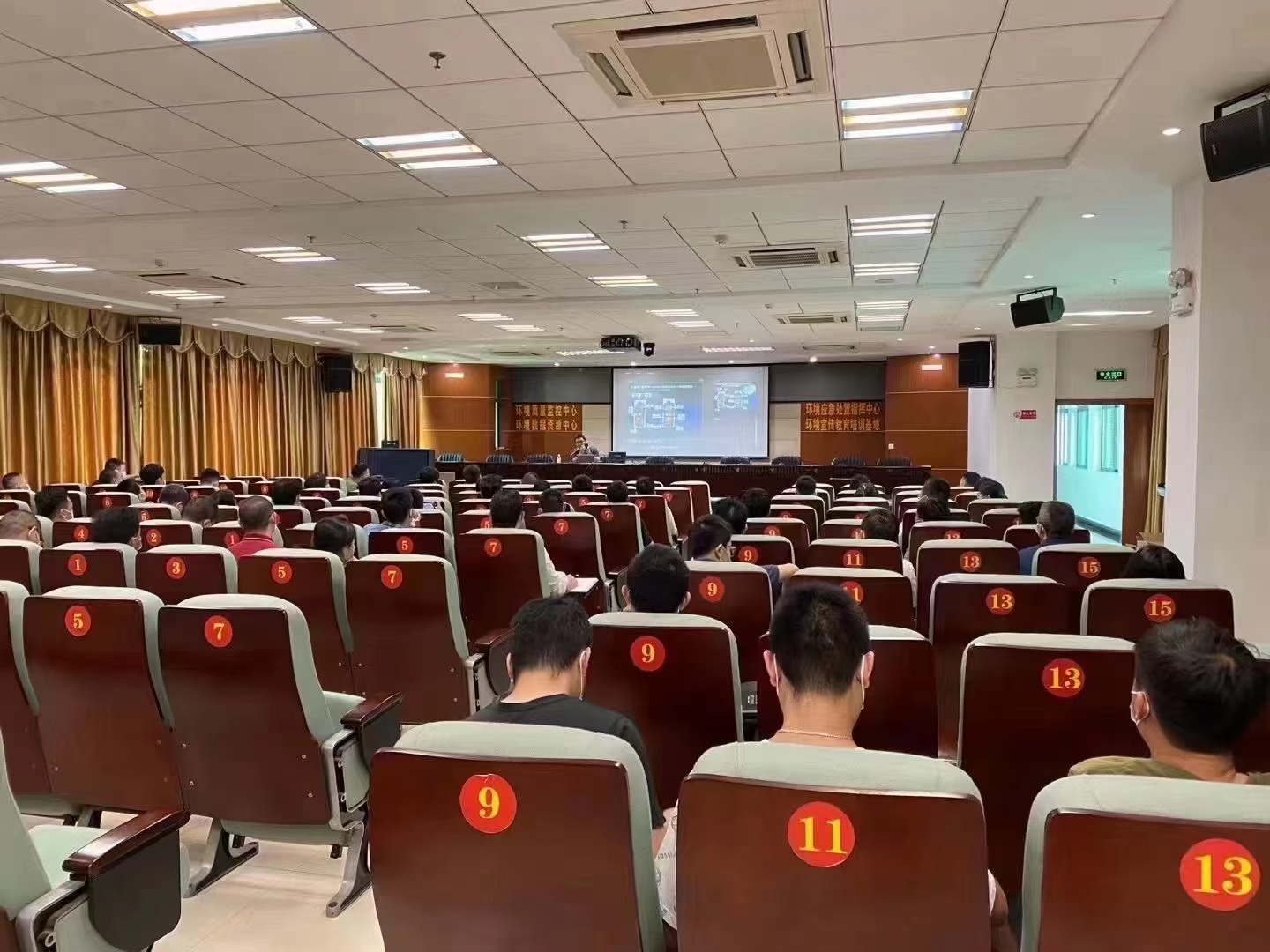 茄子视频更懂你茄子视频在线播放仪